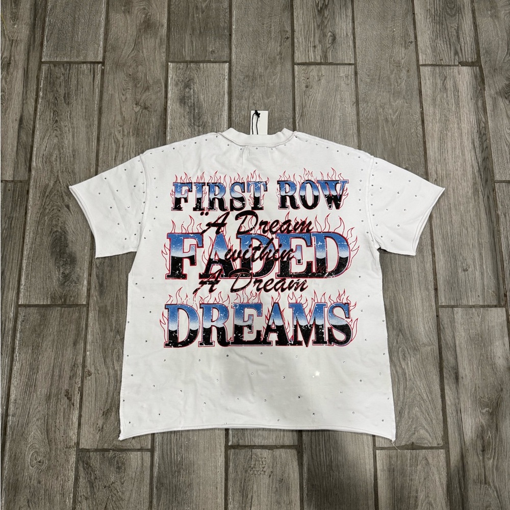 First row tee - Picture 2 of 3